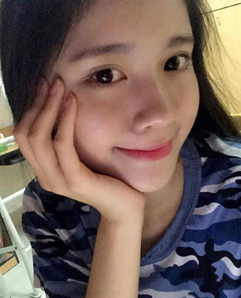 自拍app玩出新境界,18岁女高中获赞最美校花